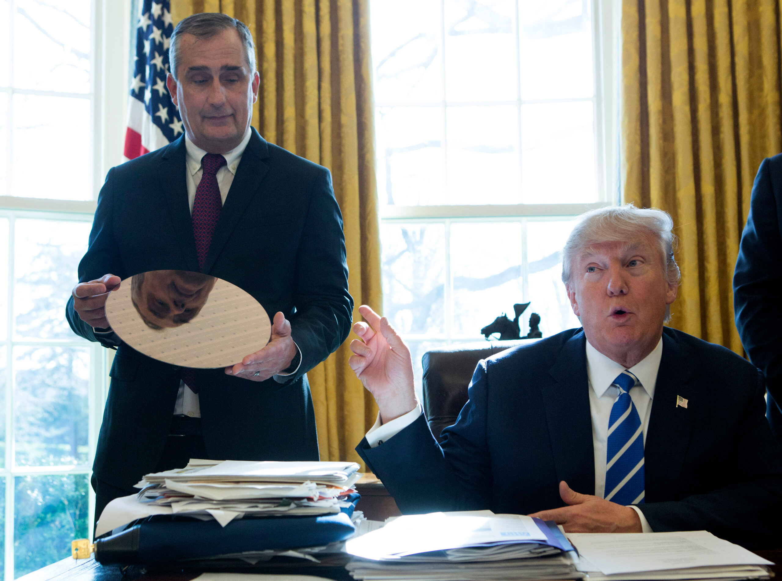 Чипова залежність. Чому уряд Трампа купує 10% частку в Intel