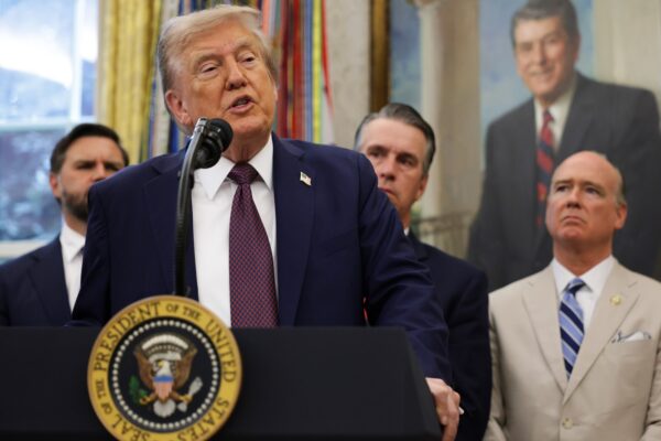 Трамп заявив, що дізнався "цікаві речі" про Путіна Трамп заявив, що дізнався "цікаві речі" про Путіна