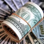 РФ за експорт зброї отримує готівку у великих мішках - ЗМІ