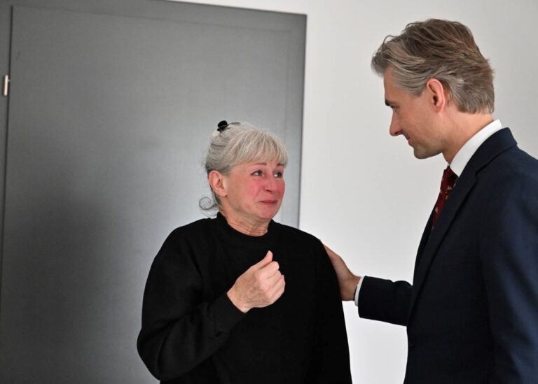 Лукашенко звільнив понад 50 політв’язнів