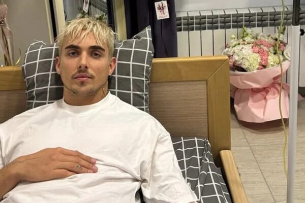 Співак Melovin потрапив до психлікарні Співак Melovin потрапив до психлікарні