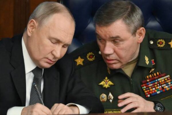 Герасимов обманює Путіна щодо фронту - Reuters
