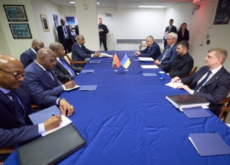 Зеленський обговорив поглиблення партнерства з президентом Анголи