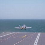Китай уперше показав зліт винищувача J-15T з авіаносця Фуцзянь