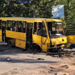 Росіяни обстріляли Херсон: влучили в маршрутку