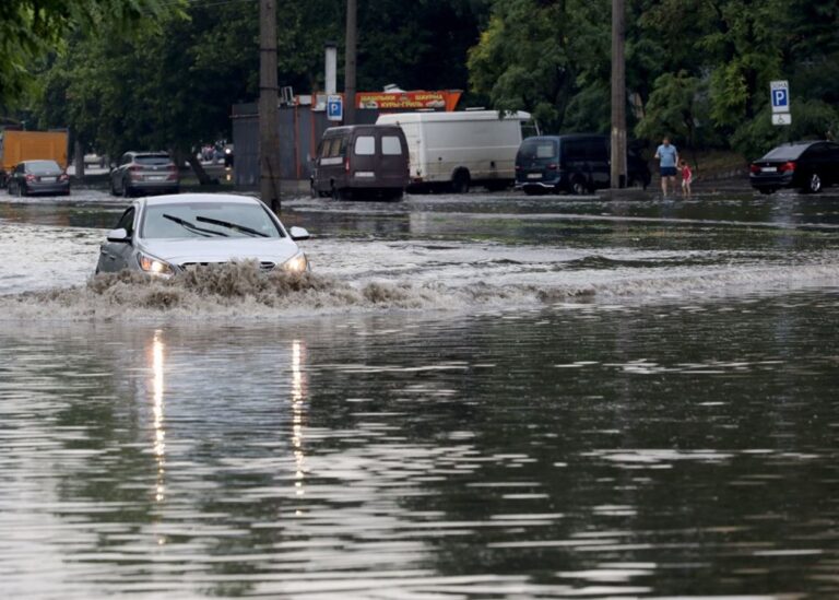 Синоптики пояснили, чому Одесу накрили рекордні дощі