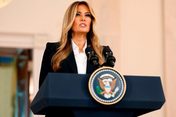 Меланія Трамп отримала особисту відповідь Путіна Меланія Трамп отримала особисту відповідь Путіна