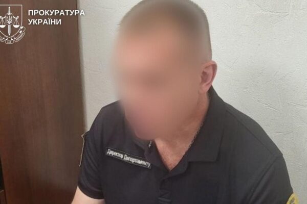 Посадовця КМДА відсторонили через переплату 11 млн за рятувальні авто Посадовця КМДА відсторонили через переплату 11 млн за рятувальні авто
