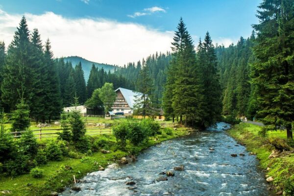 Два українські села – серед найкращих для туристів у світі Два українські села - серед найкращих для туристів у світі