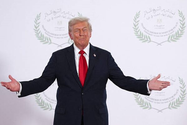 Трамп: Ніколи не закликав Зеленського здати Донбас Трамп: Ніколи не закликав Зеленського здати Донбас