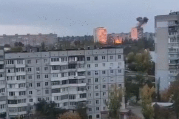 Моменти влучань у Херсоні показали на відео Моменти влучань у Херсоні показали на відео