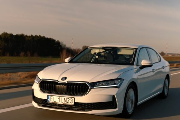 Дизельна Škoda Superb встановила рекорд, проїхавши 2831 км на одному баку Дизельна Škoda Superb встановила рекорд, проїхавши 2831 км на одному баку