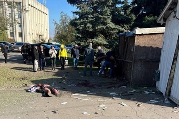 Вибух замінованої колонки в Луганську: потерпілий помер у лікарні Вибух замінованої колонки в Луганську: потерпілий помер у лікарні