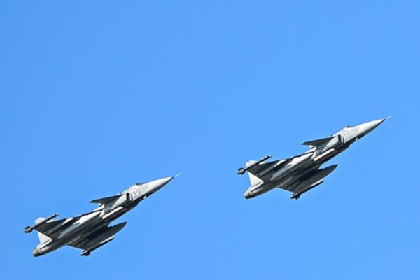 Україна матиме 150 літаків Gripen – Зеленський Україна матиме 150 літаків Gripen - Зеленський