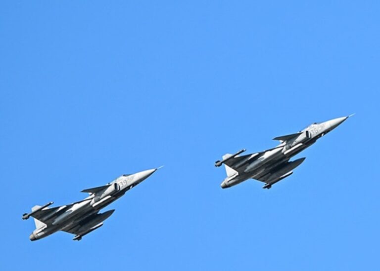 Україна матиме 150 літаків Gripen - Зеленський
