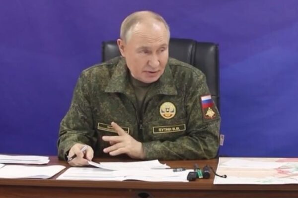 Путін похвалився "необмеженою" ракетою Буревісник Путін похвалився "необмеженою" ракетою Буревісник