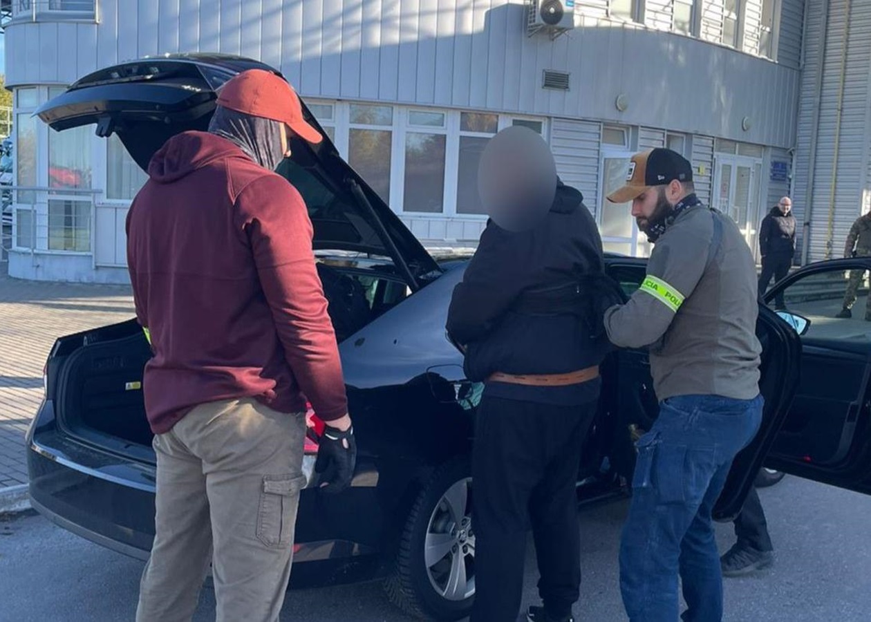 Україна видала Чехії учасника шахрайського кол-центру