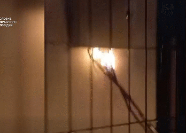 ГУР показало, як партизани нищать вежі зв’язку в РФ