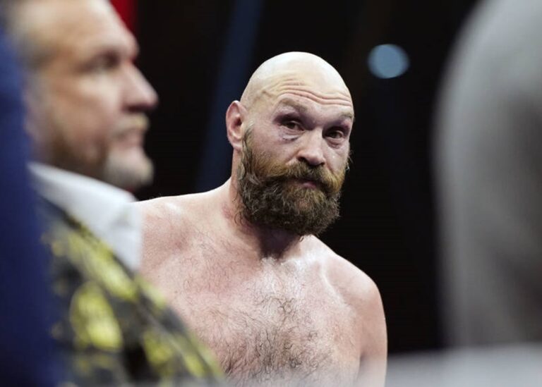 Стало відомо, хто спробує переконати Ф’юрі провести поєдинок з Джошуа