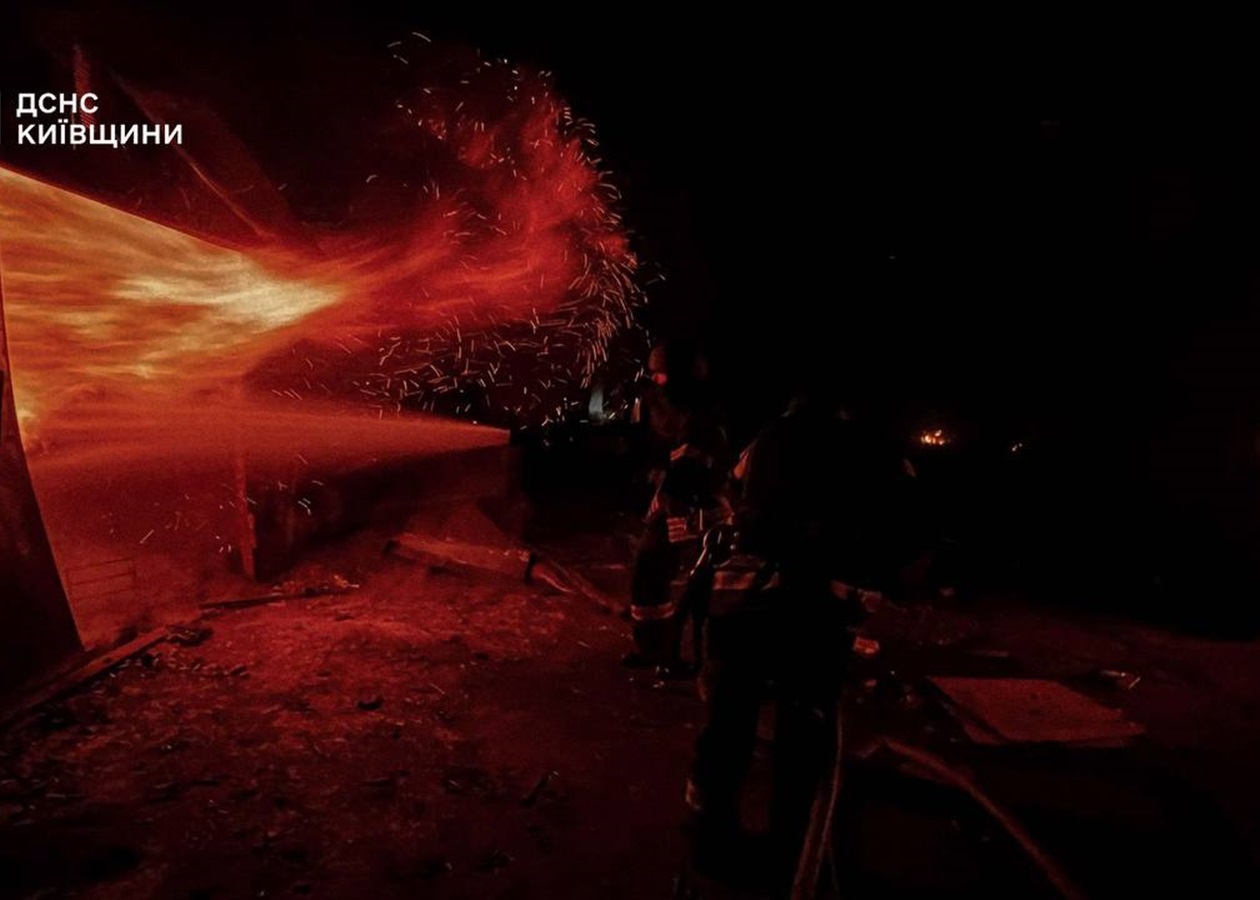 Рої шахедів: у Києві вдруге за ніч лунають вибухи