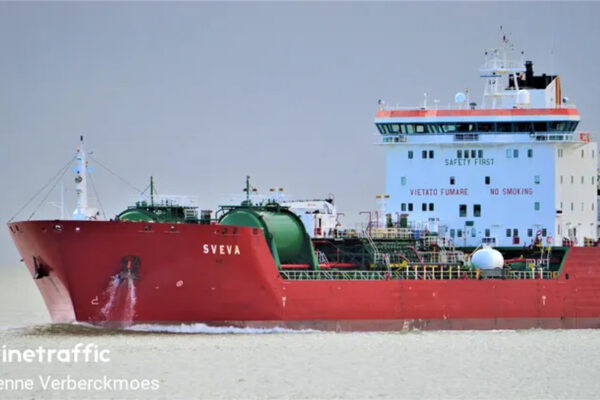 Росія атакувала цивільне судно з українською олією