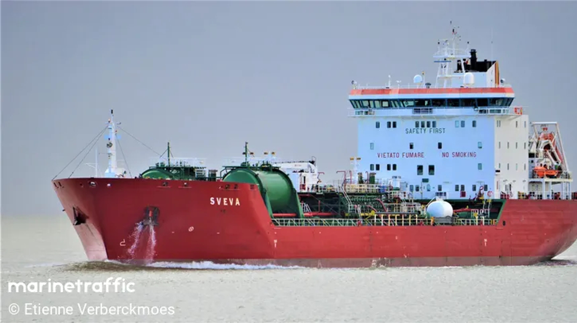 Росія атакувала цивільне судно з українською олією