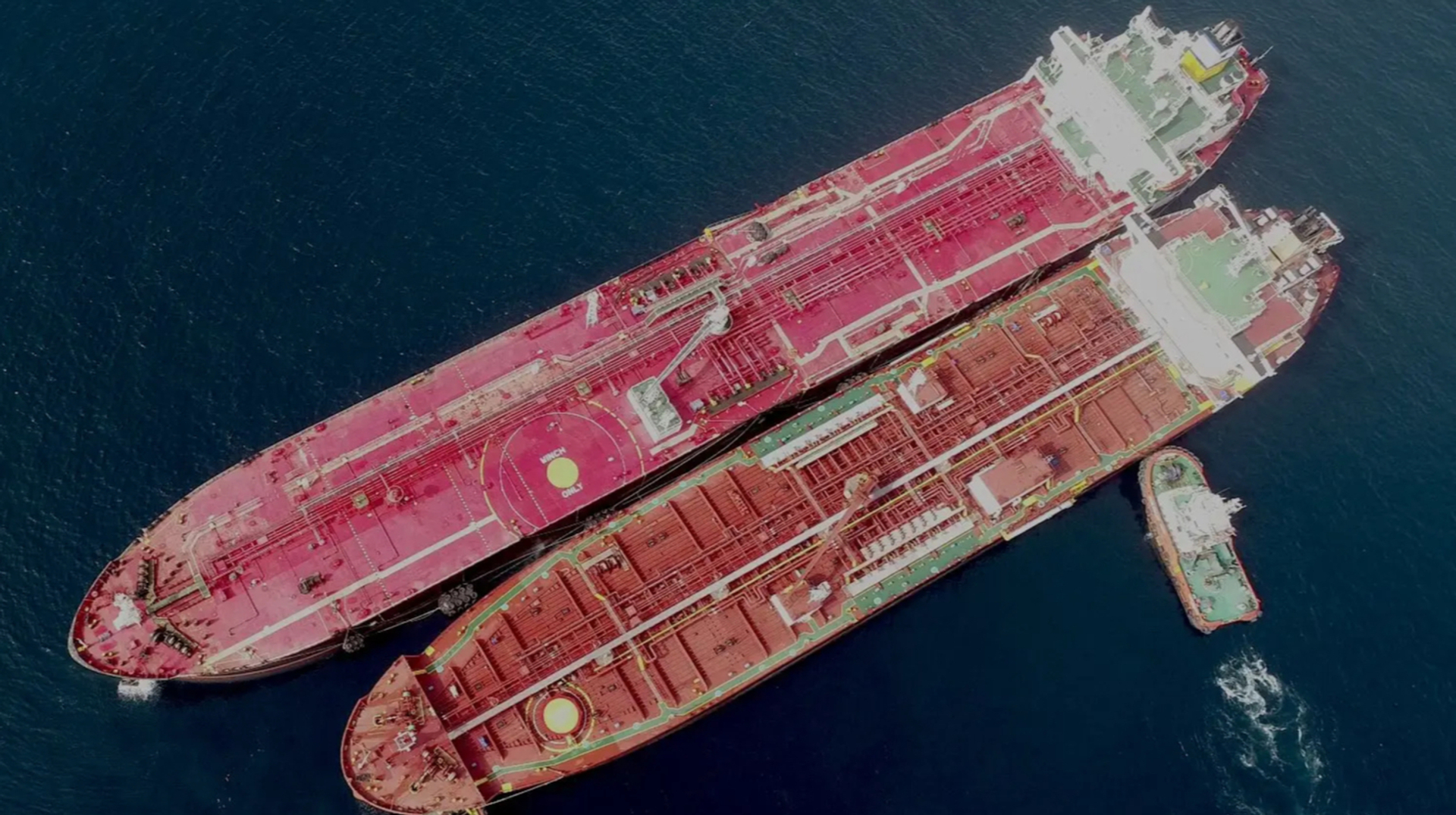 Російський "тіньовий флот" охороняють кораблі та озброєні люди– ВМС Швеції