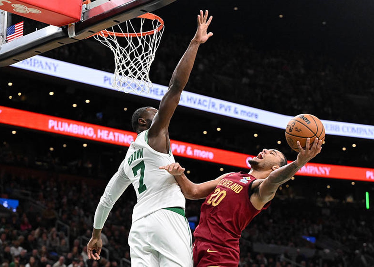 НБА: Лейкерс вирвали перемогу на останніх секундах