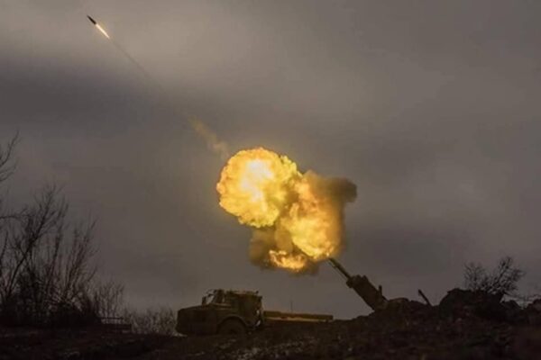 Комбінована атака РФ: у Києві прогриміли вибухи