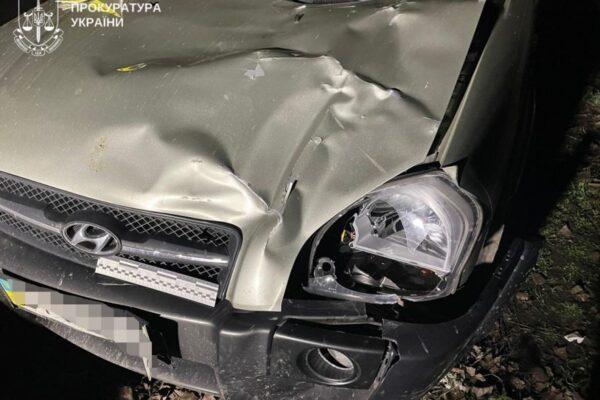 На Полтавщині поліцейський на смерть збив двох сестер на узбіччі дороги