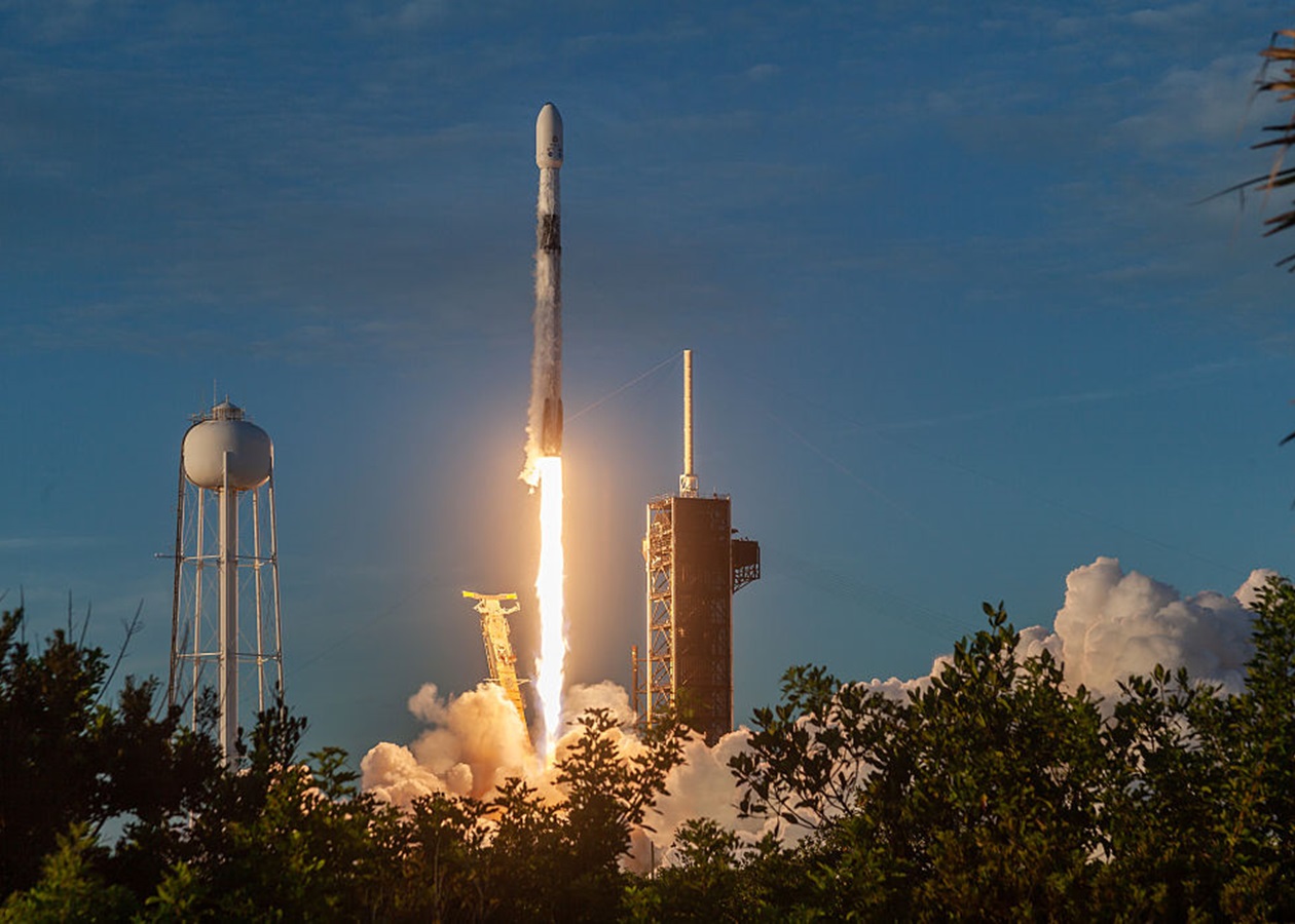 SpaceX запустила нову партію супутників Starlink