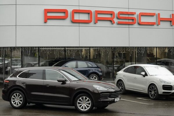 У Росії перестали працювати автомобілі Porsche