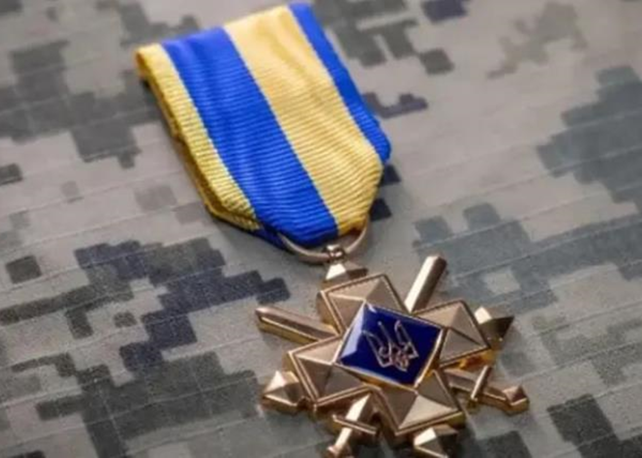 Уряд затвердив щомісячну виплату за Хрест бойових заслуг