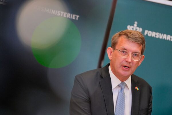 Данія майже вдвічі скоротить допомогу Україні