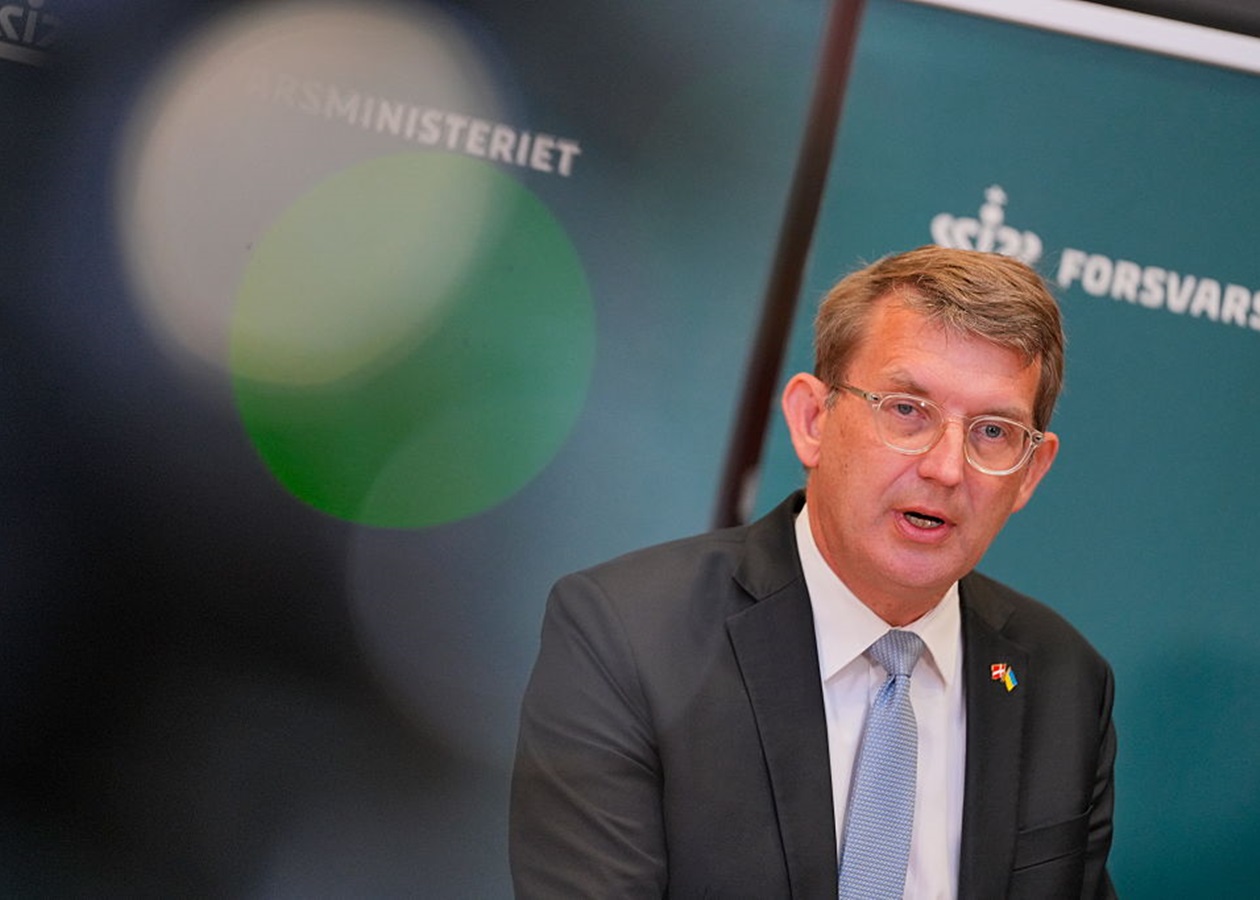 Данія майже вдвічі скоротить допомогу Україні