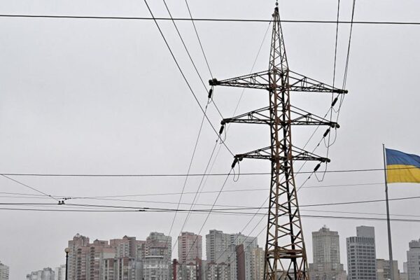 Україна цілодобово імпортує електроенергію