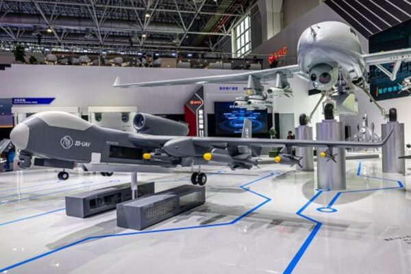 Китай вперше запустив "авіаносець дронів" - ЗМІ