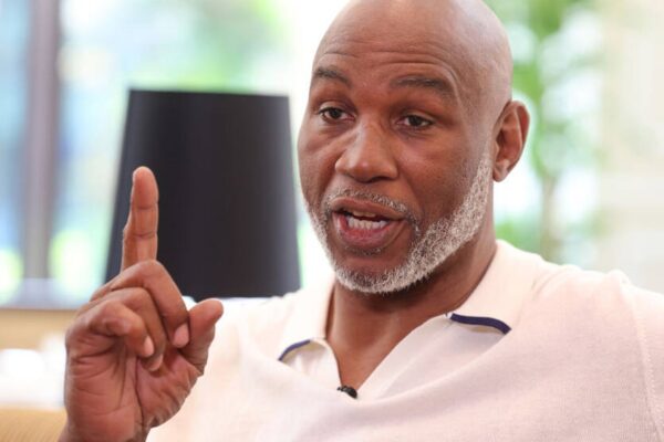 Леннокс Льюїс висловився про те, що побачив у бою між Джошуа та Полом