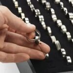 Як визначити розмір каблучки: п’ять поширених варіантів