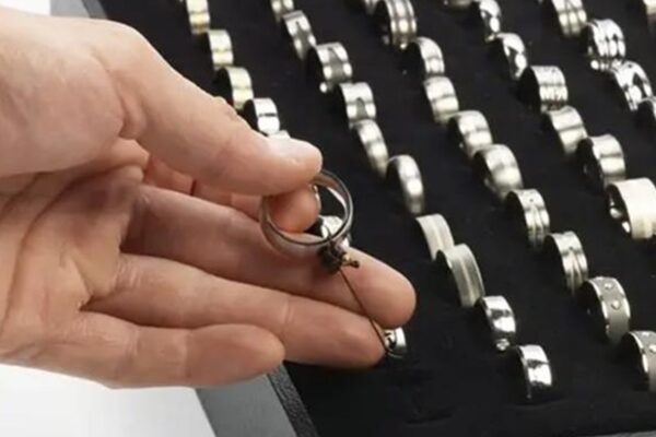 Як визначити розмір каблучки: п’ять поширених варіантів