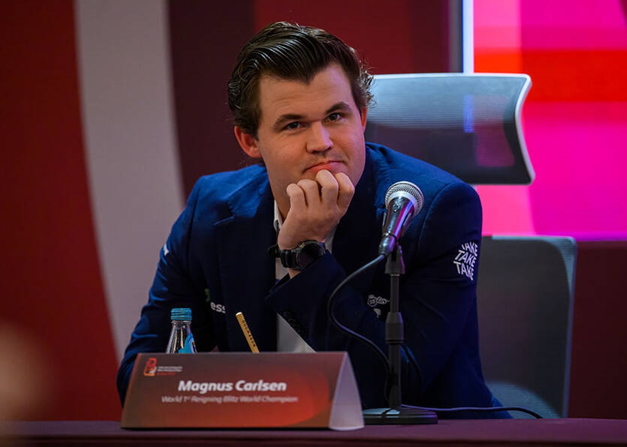 Магнус Карлсен стає чемпіоном зі швидких шахів