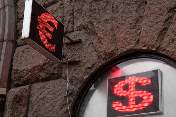 Нацбанк показав курс долара і євро на середу 3 грудня