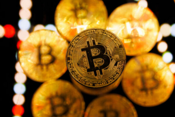 Bitcoin впав нижче $86 тисяч на початку грудня через песимістичні настрої