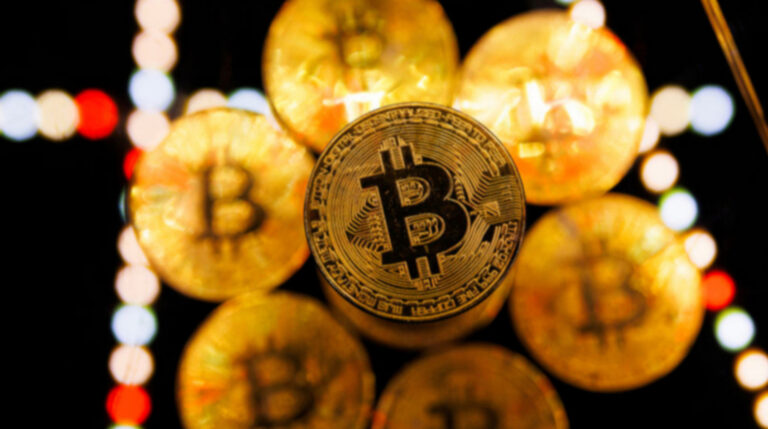 Bitcoin впав нижче $86 тисяч на початку грудня через песимістичні настрої