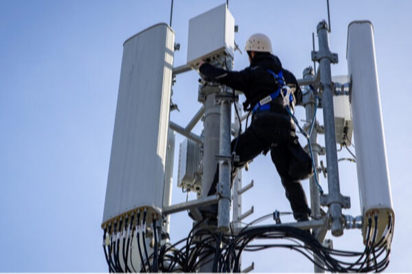 В російському Петербурзі знову вимкнули мобільний інтернет