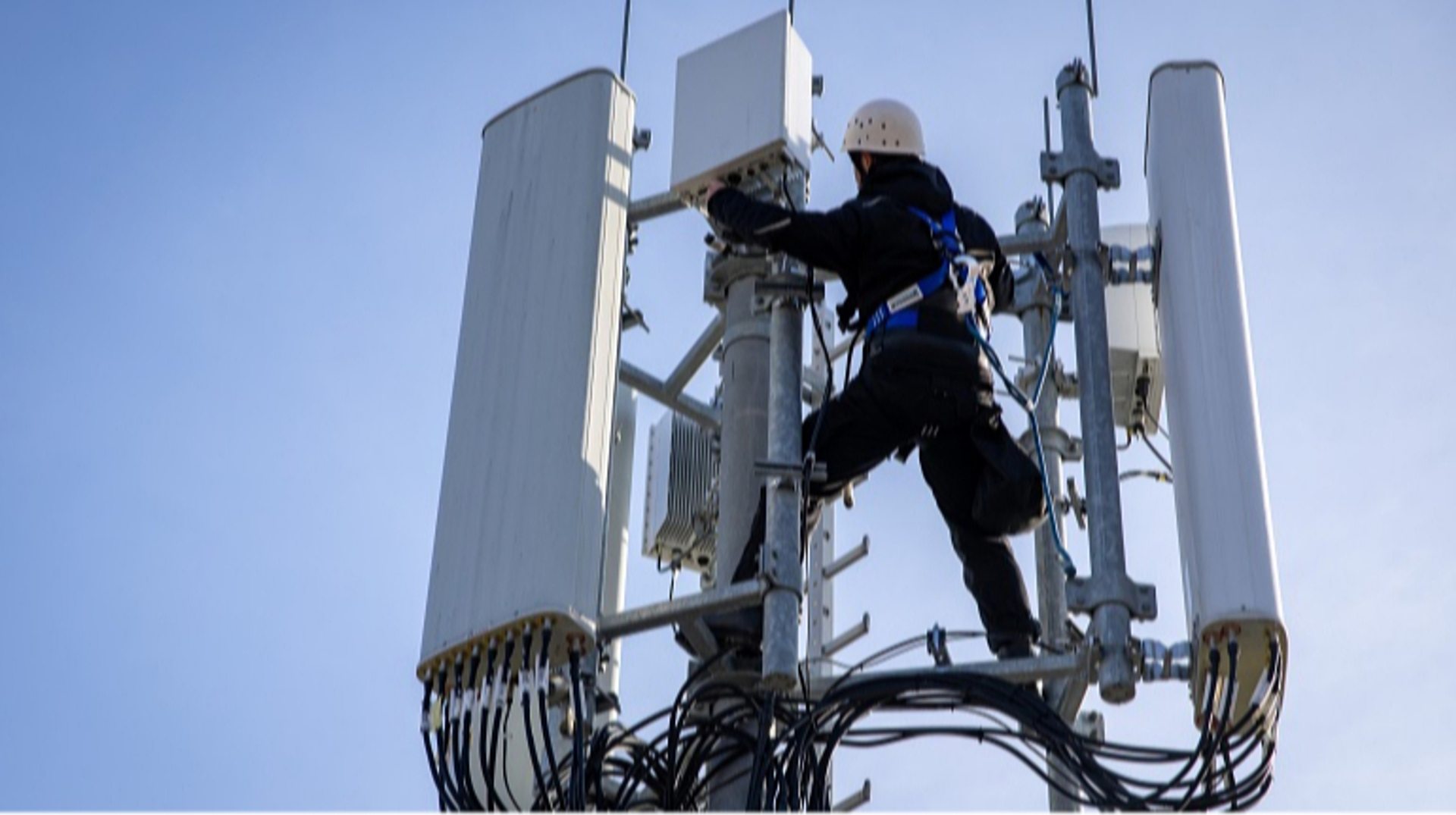 В російському Петербурзі знову вимкнули мобільний інтернет