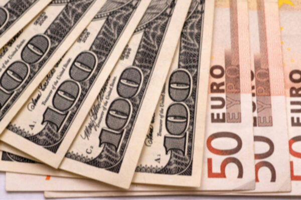 НБУ показав курс долара і євро на друге січня 2026 року