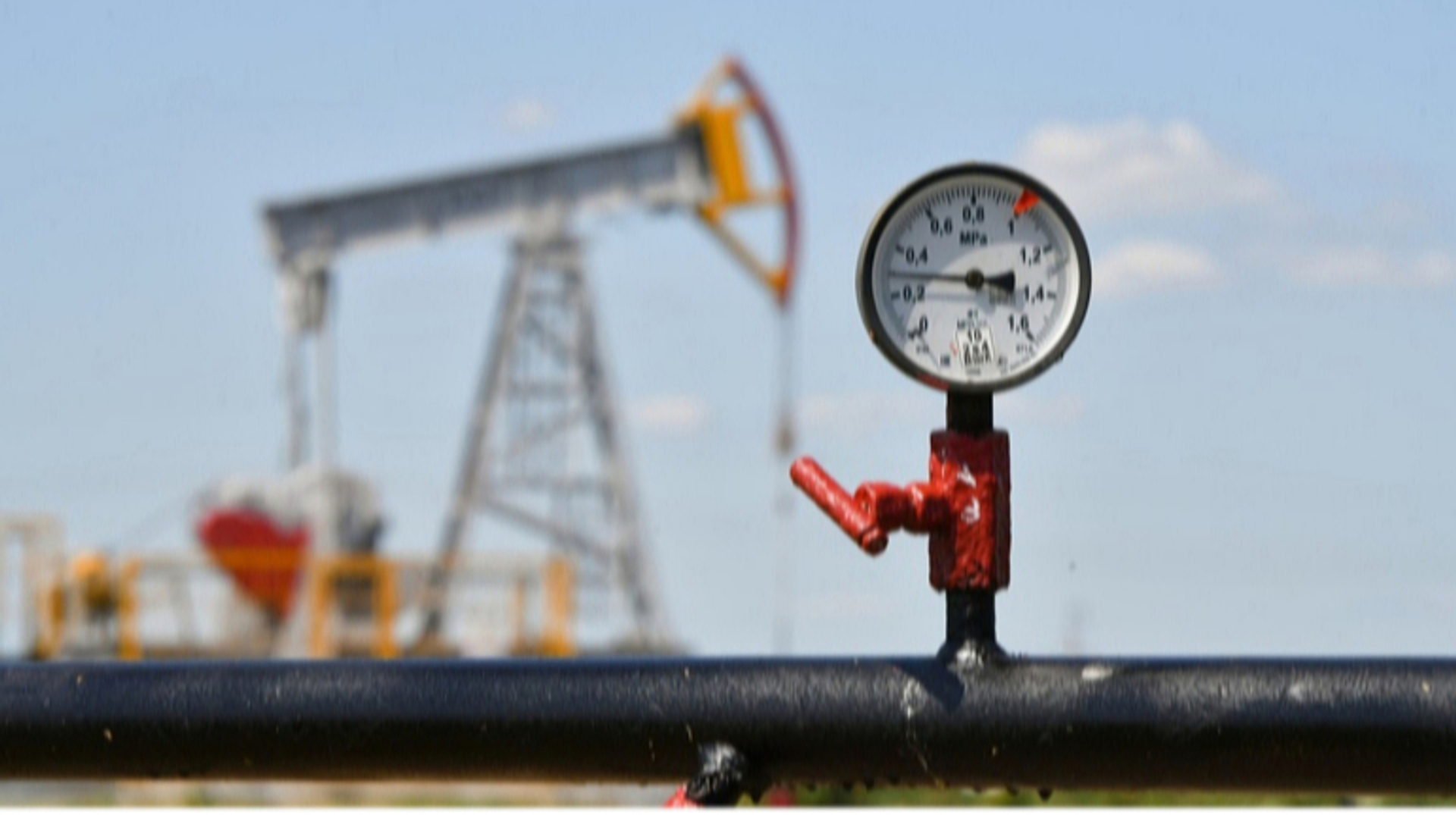 Нафта продовжує дешевшати на тлі подій у Венесуелі