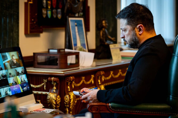 "Є відмінності у звітах": Зеленський доручив розібратись щодо будинків без тепла в Києві