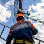 Уряд хоче доплачувати енергетикам з ремонтних бригад